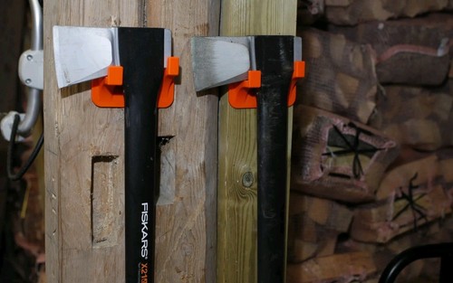 Fiskars axe wall - , new